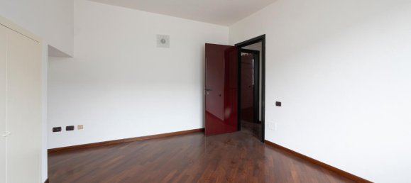 6 rooms Villa in Mesero, Italy No. 161721 22