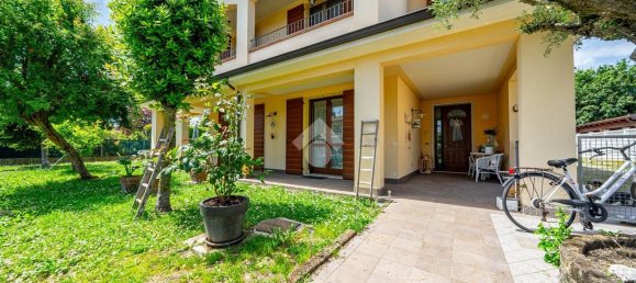 6 rooms Villa in Fabbrico, Italy No. 70566 5