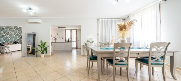 6 rooms Villa in Fabbrico, Italy No. 70566 11