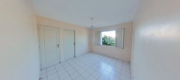 5 bedrooms House in Merignac, France No. 335796 13