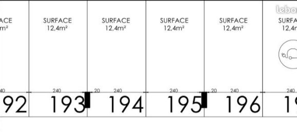 Parkplatz in Le Raincy, France, Nr. 295918 2