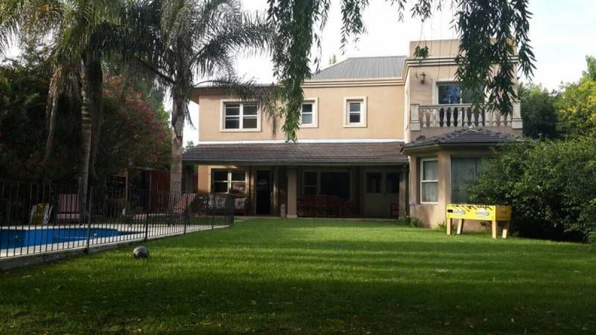 3 bedrooms House in Pilar, Argentina No. 101245