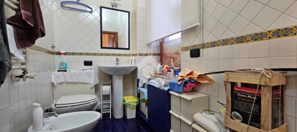 3 rooms Apartment in Naples, Italy No. 15519 15