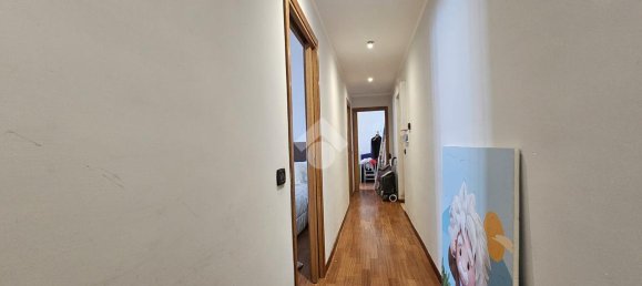 3 rooms Apartment in Naples, Italy No. 15519 5
