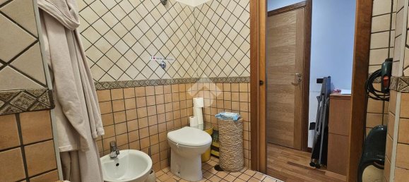 3 rooms Apartment in Naples, Italy No. 15519 7