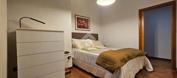 3 rooms Apartment in Naples, Italy No. 15519 10