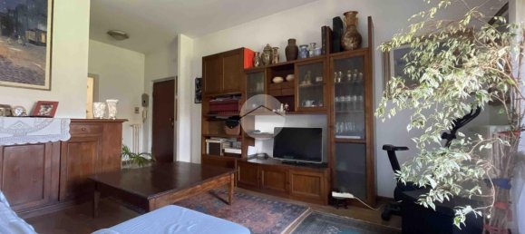 4 rooms Apartment in Asti, Italy No. 7076 3