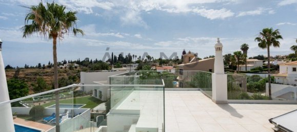 4 bedrooms Villa in Lagoa, Portugal No. 131908 2
