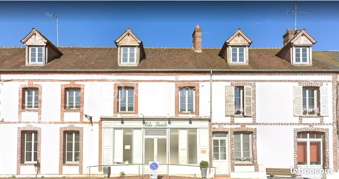 Gebäude in La Ferte-Vidame, France 400m², Nr. 331055