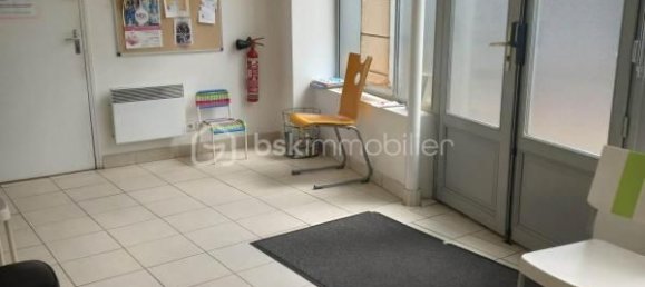 Gebäude in La Ferte-Vidame, France 400m², Nr. 331055 6