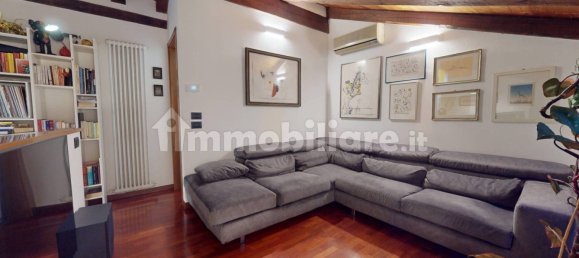 2 Schlafzimmer Wohnung in Bologna, Italy, Nr. 330564 2