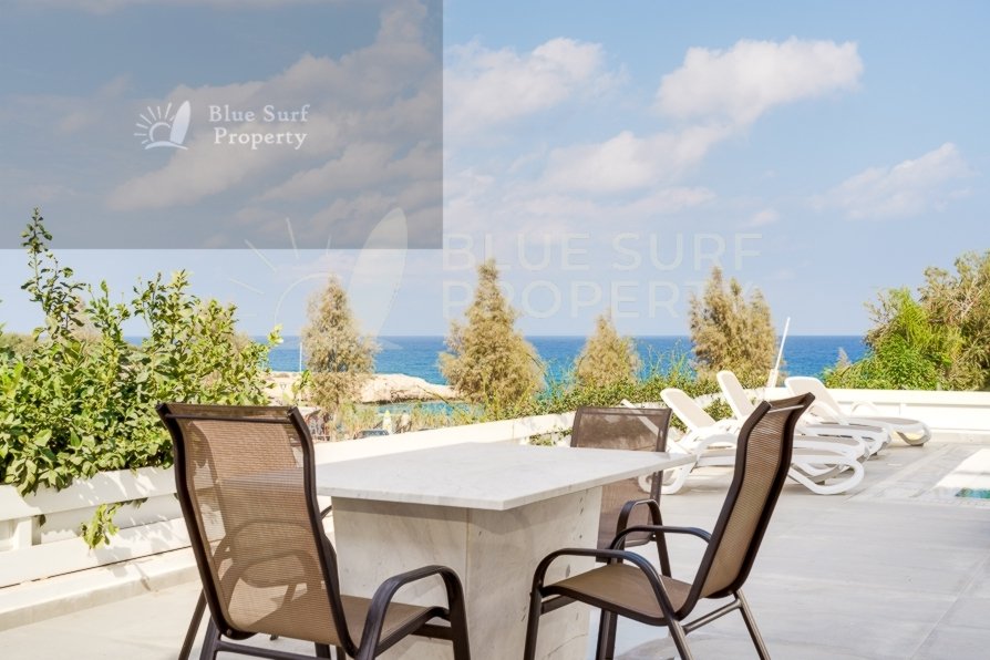 Villa de 4 dormitorios en Paralimni, Cyprus No. 9214