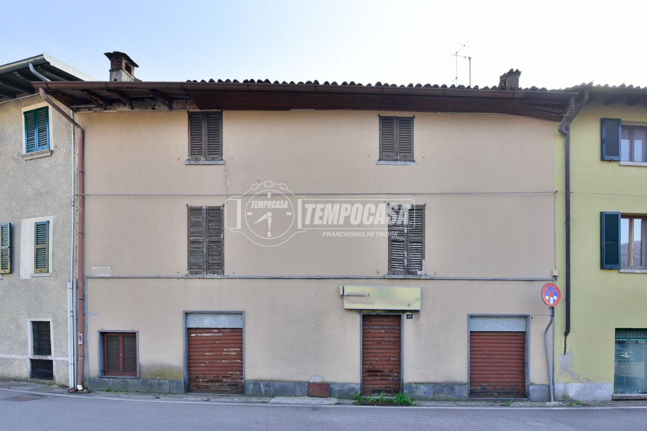 Casa de 6 divisões em Erba, Italy N.º 12834