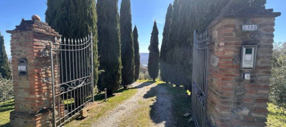 3 bedrooms Villa in Montepulciano, Italy No. 229777 3