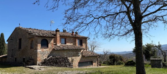 3 bedrooms Villa in Montepulciano, Italy No. 229777 2