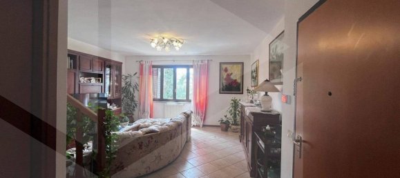 5-salle Appartement à Casciana Terme Lari, Italy No. 18567 2