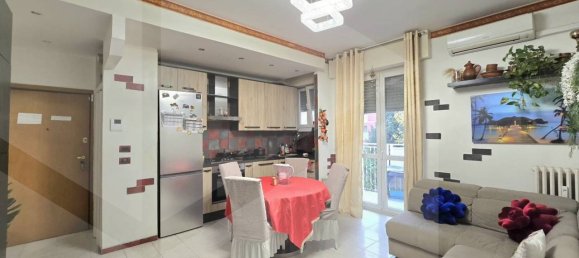 Квартира с 3 комнатами в Милан, Италия № 241222 2