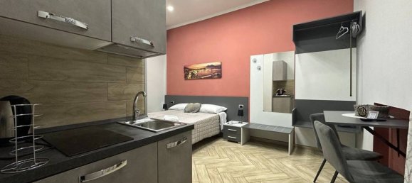 3 bedrooms Apartment in Naples, Italy No. 61004 5