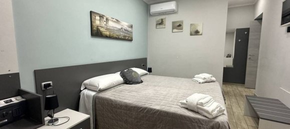 3 bedrooms Apartment in Naples, Italy No. 61004 11