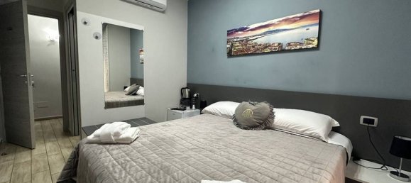 3 bedrooms Apartment in Naples, Italy No. 61004 16