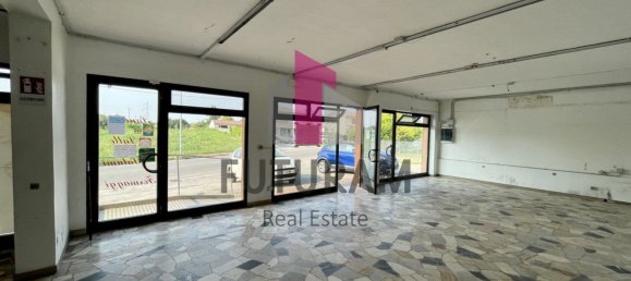310m² Commercial property in Vigonovo, Italy No. 283032 26