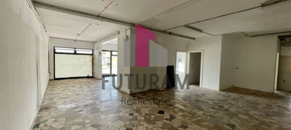 310m² Commercial property in Vigonovo, Italy No. 283032 29