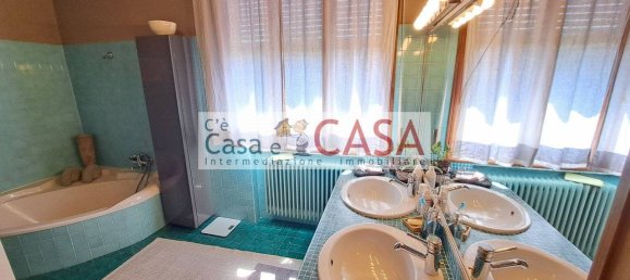3 bedrooms House in Selvazzano Dentro, Italy No. 344837 25