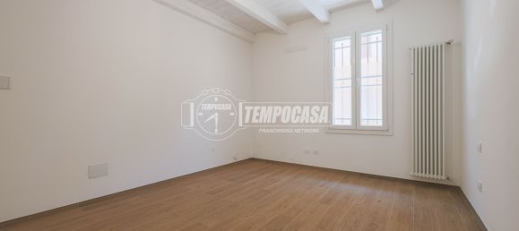 Casa de 4 divisões em Bologna, Italy N.º 286555 36