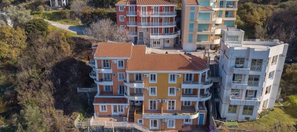 19 bedrooms Townhouse in Budva, Montenegro No. 226 2