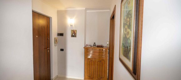 5-salle Appartement à Messina, Italy No. 48052 12