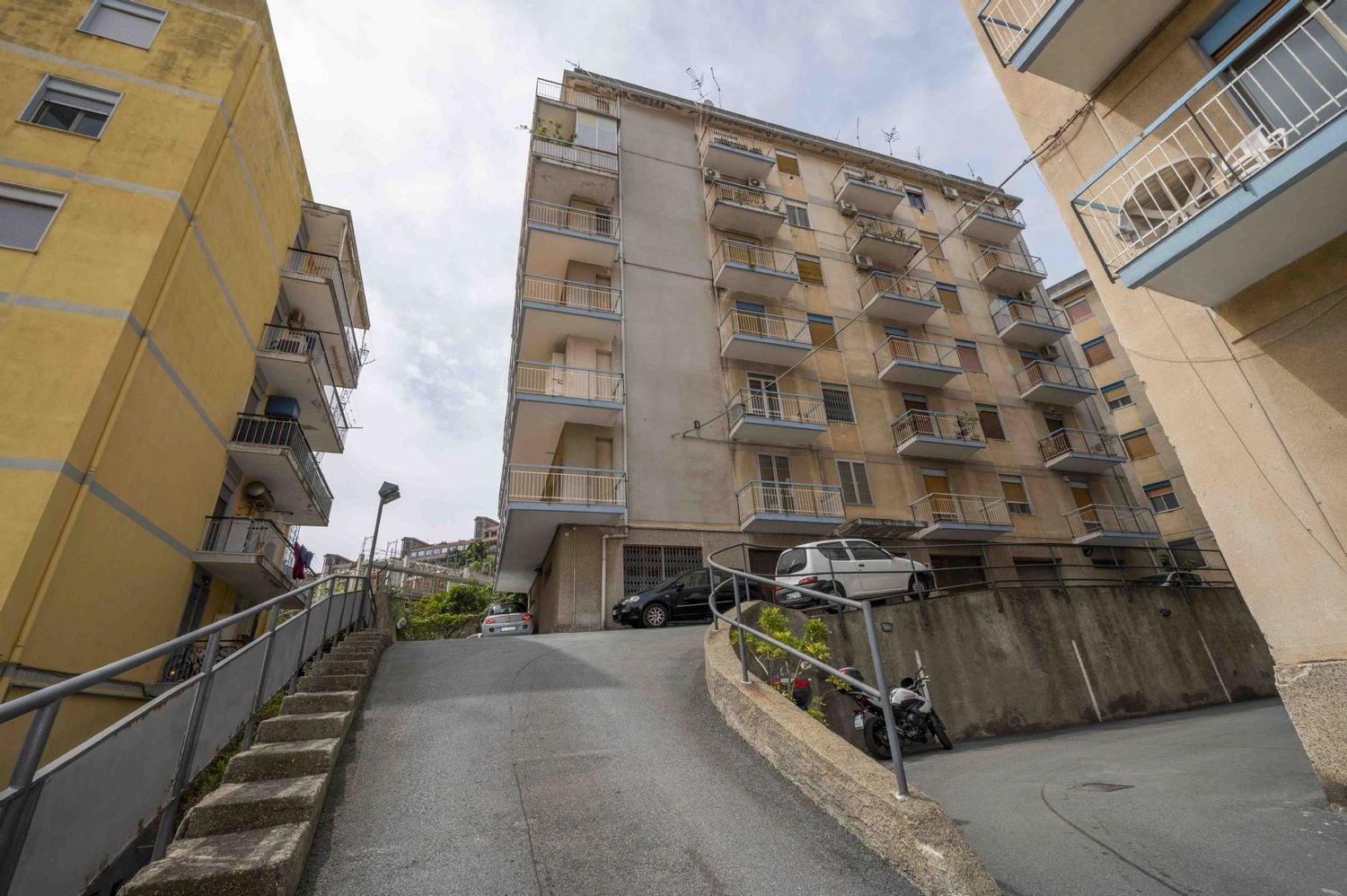 5-salle Appartement à Messina, Italy No. 48052