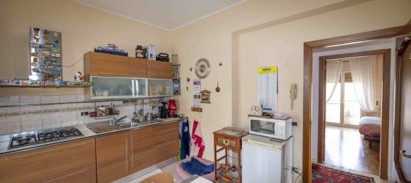 5-salle Appartement à Messina, Italy No. 48052 16