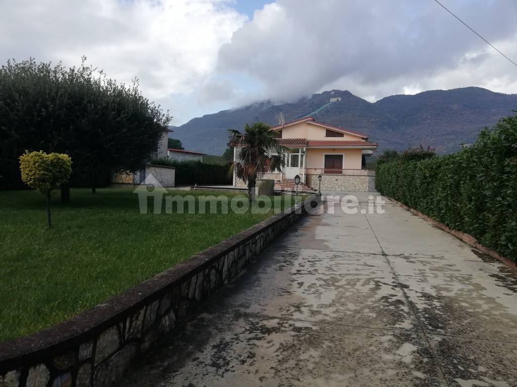 4 bedrooms Villa in Presenzano, Italy No. 301300