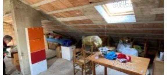 5 rooms Apartment in Teramo, Italy No. 95351 3