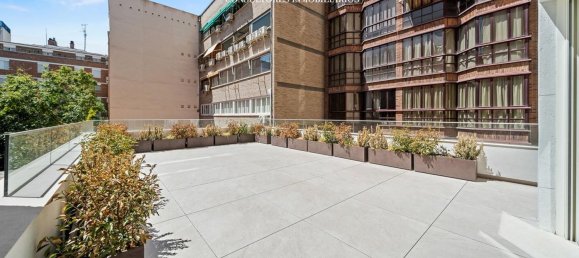 3 bedrooms Apartment in Madrid, Spain No. 170758 17