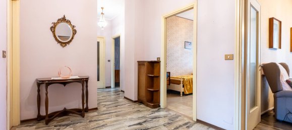 4 bedrooms Apartment in Turin, Italy No. 99943 6