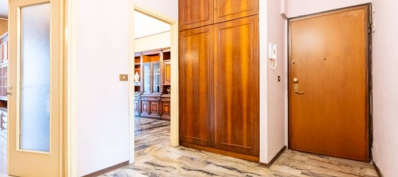 4 bedrooms Apartment in Turin, Italy No. 99943 7