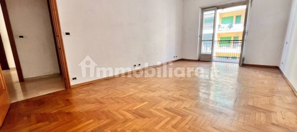Apartamento T2 em Turin, Italy N.º 379882 20