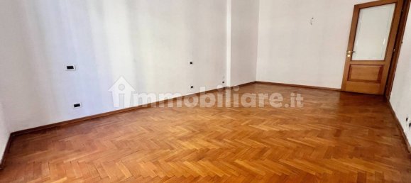 Apartamento T2 em Turin, Italy N.º 379882 23