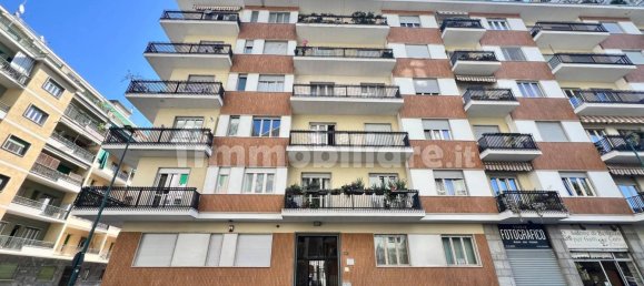 Apartamento T2 em Turin, Italy N.º 379882 3