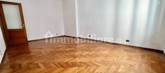 Apartamento T2 em Turin, Italy N.º 379882 36