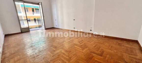 Apartamento T2 em Turin, Italy N.º 379882 19