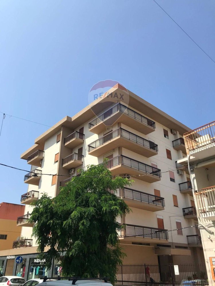 6 bedrooms Apartment in Augusta, Italy No. 374075