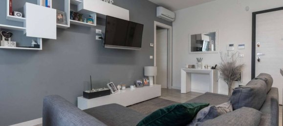Apartamento de 2 dormitorios en Foggia, Italy No. 84411 13