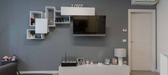 Apartamento de 2 dormitorios en Foggia, Italy No. 84411 5