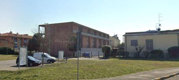 5 bedrooms Apartment in Torrile, Italy No. 326252 2