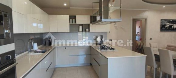 Квартира с 2 спальнями в Суччиво, Италия № 260870 11