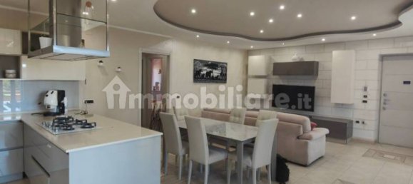 Квартира с 2 спальнями в Суччиво, Италия № 260870 9