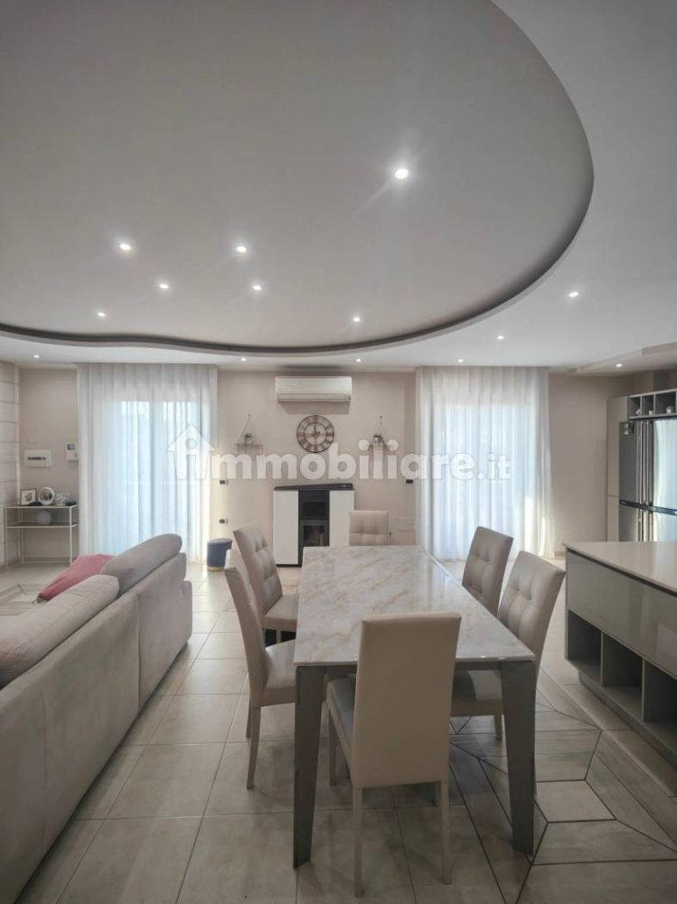 Квартира с 2 спальнями в Суччиво, Италия № 260870