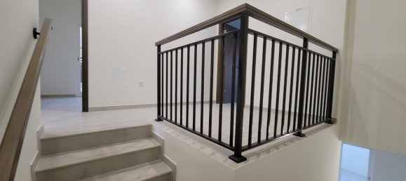 Moradia em banda T4 em Dubai Land, UAE N.º 2704 14